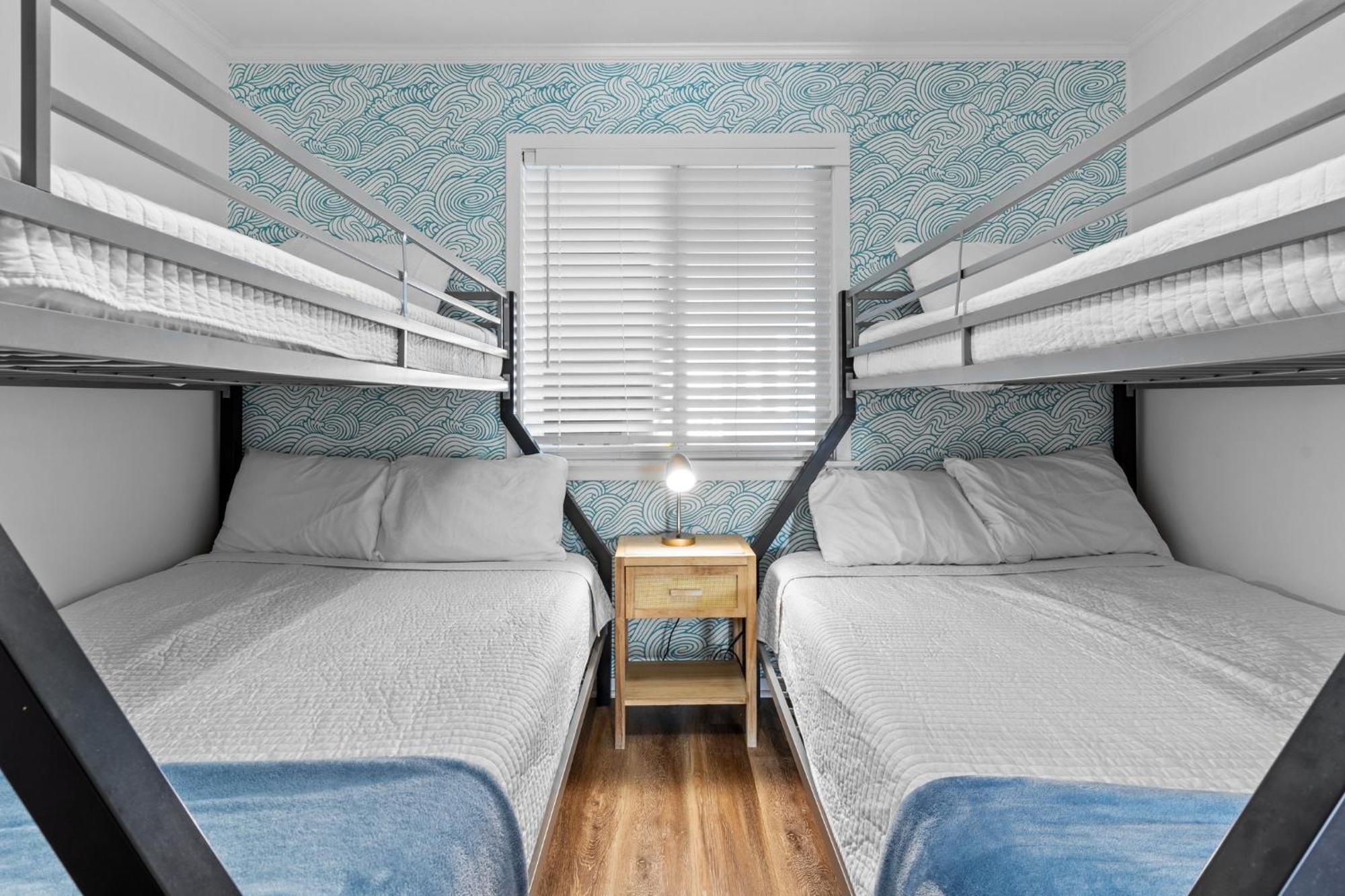 Hang Ten Hideaway, Pool, Condo, Parking - 6 Person Max Occupancy Carolina Beach Bagian luar foto