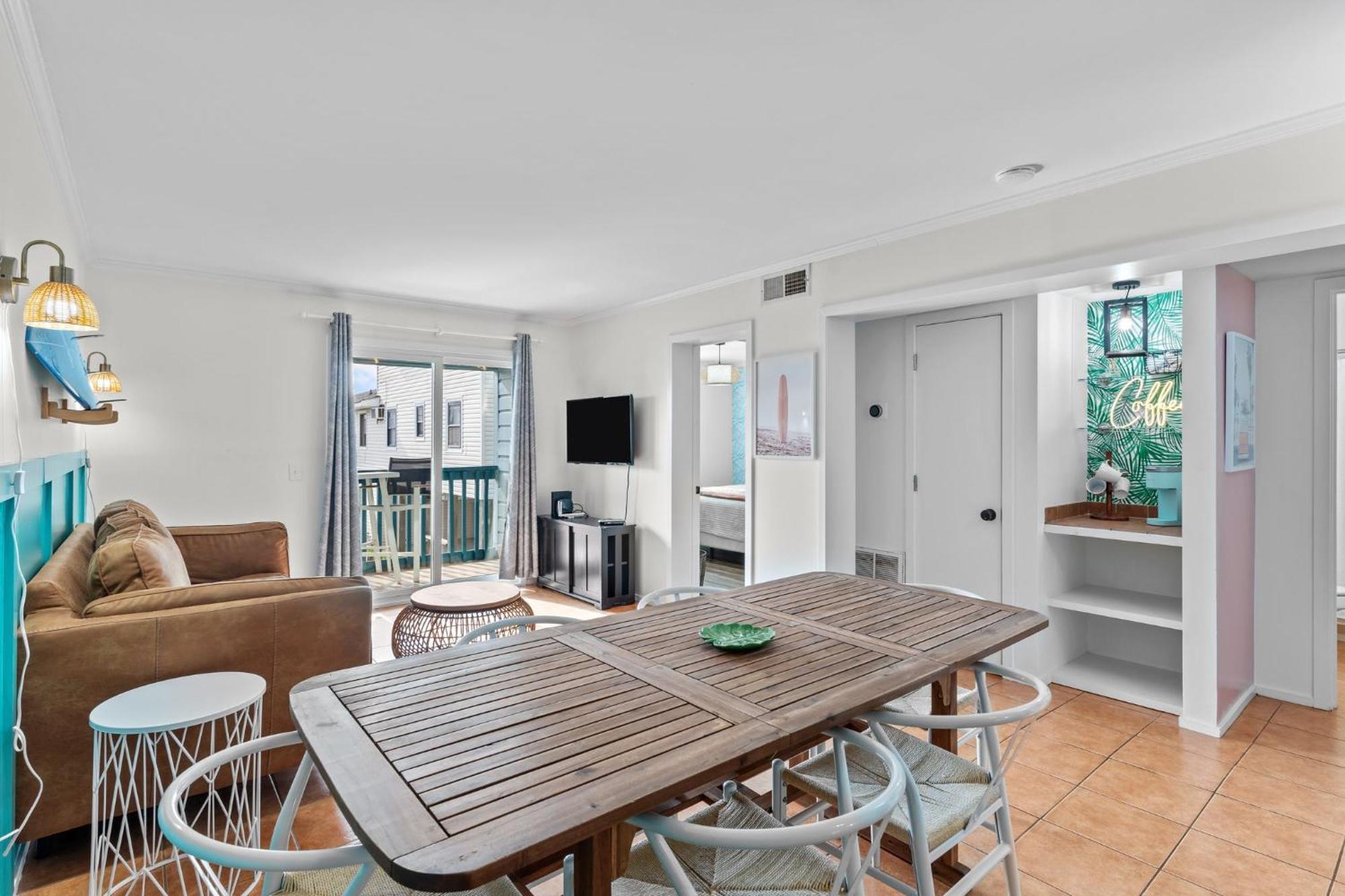 Hang Ten Hideaway, Pool, Condo, Parking - 6 Person Max Occupancy Carolina Beach Bagian luar foto