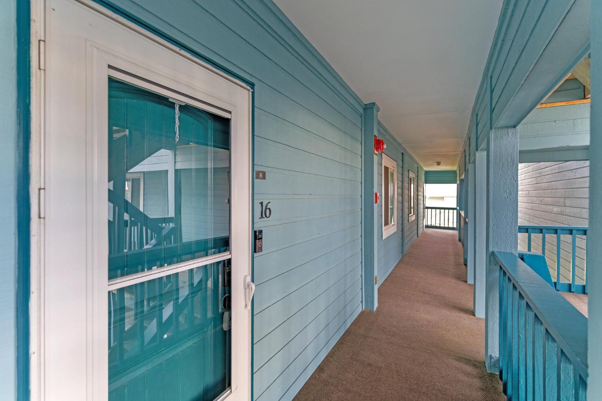 Hang Ten Hideaway, Pool, Condo, Parking - 6 Person Max Occupancy Carolina Beach Bagian luar foto