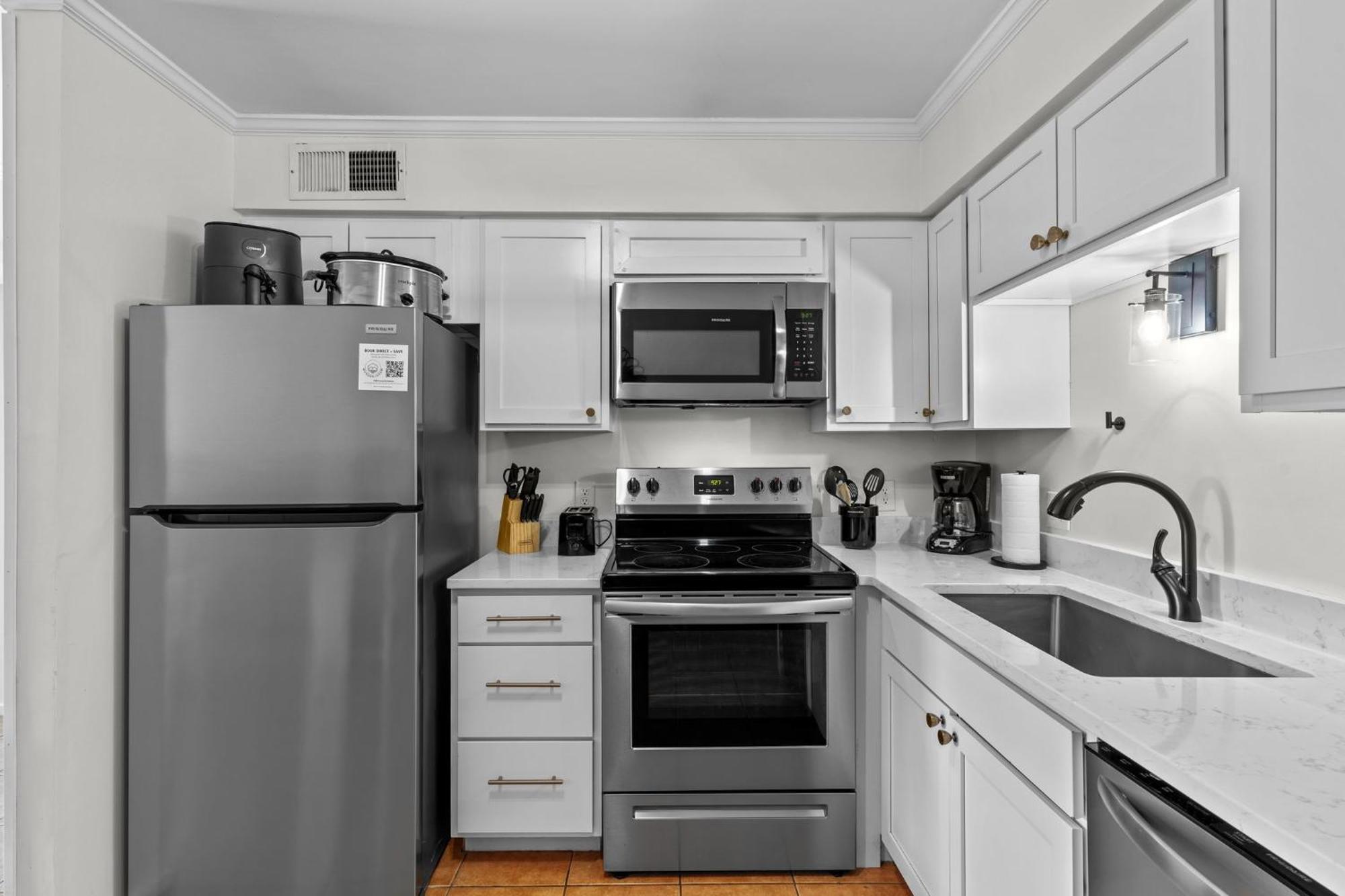 Hang Ten Hideaway, Pool, Condo, Parking - 6 Person Max Occupancy Carolina Beach Bagian luar foto