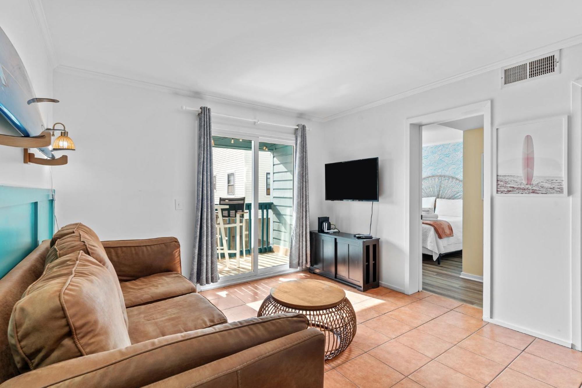 Hang Ten Hideaway, Pool, Condo, Parking - 6 Person Max Occupancy Carolina Beach Bagian luar foto